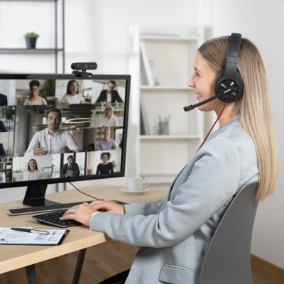 Hama Pelikuulokkeet mikrofonilla 00139937 Musta