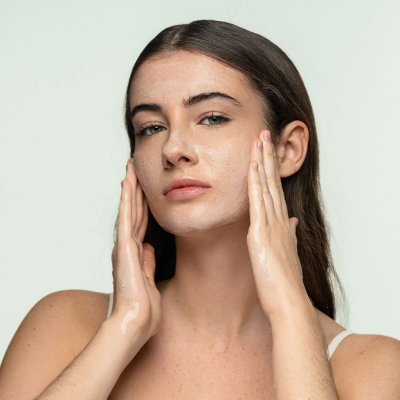 InnovaGoods Kasvojen puhdistusgeeli CBD Zenpure 200 ml